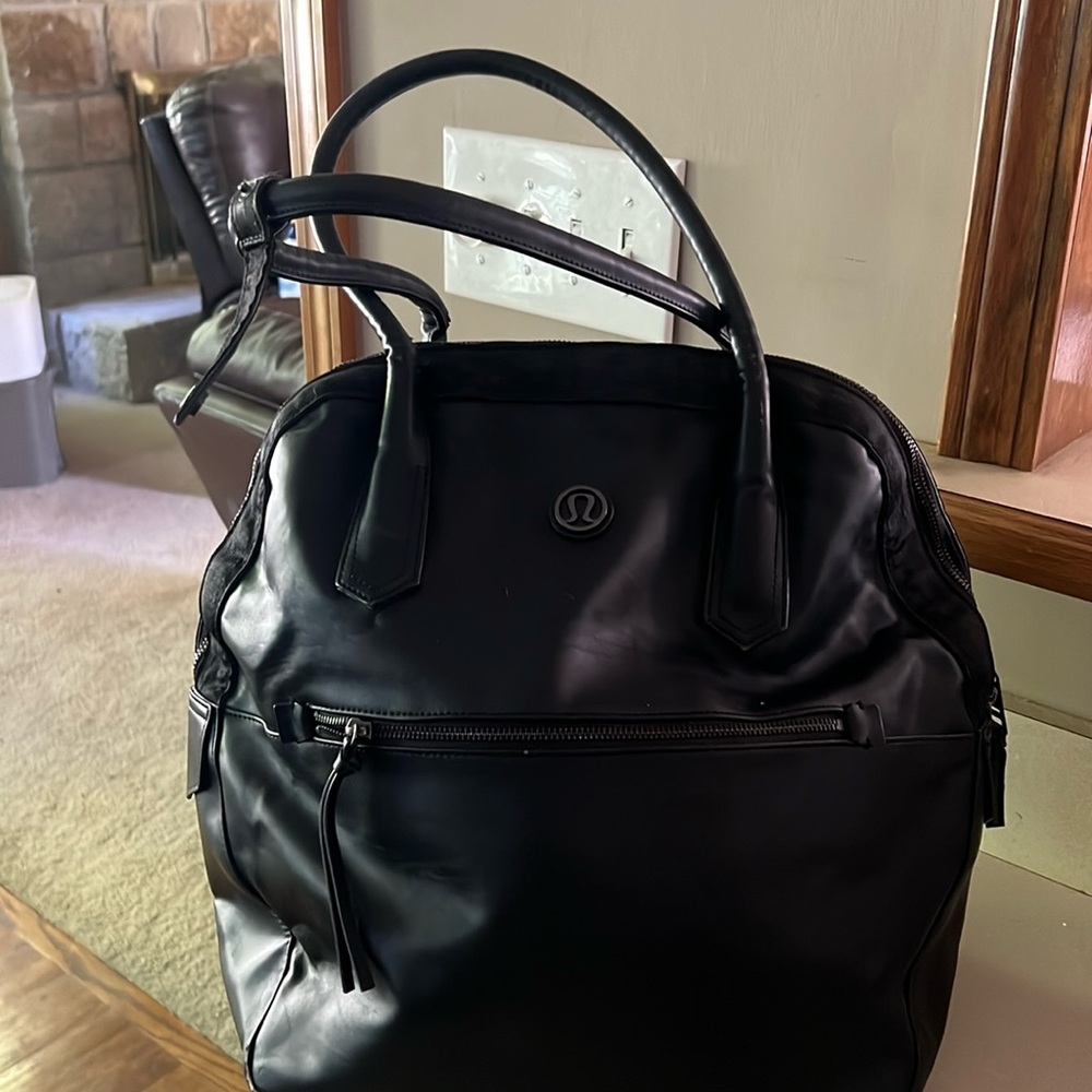 Lululemon tote gym bag.
